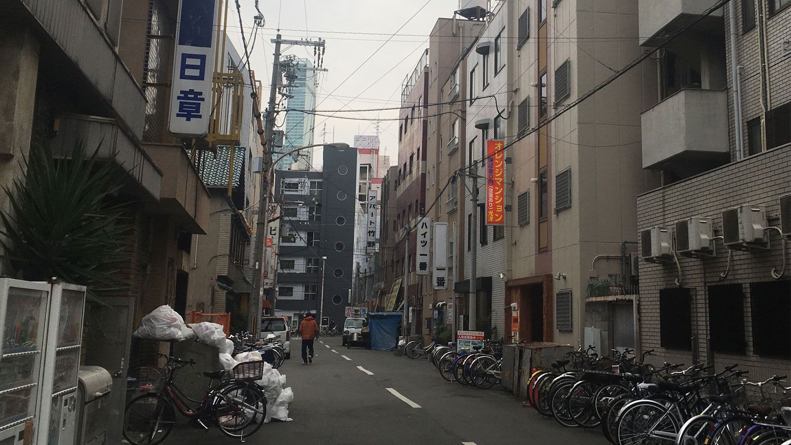 警察官からホームレスになった酒乱男の末路 それでも彼は大阪･西成を愛し続けた | ルポ「ホームレス」 | 東洋経済オンライン
