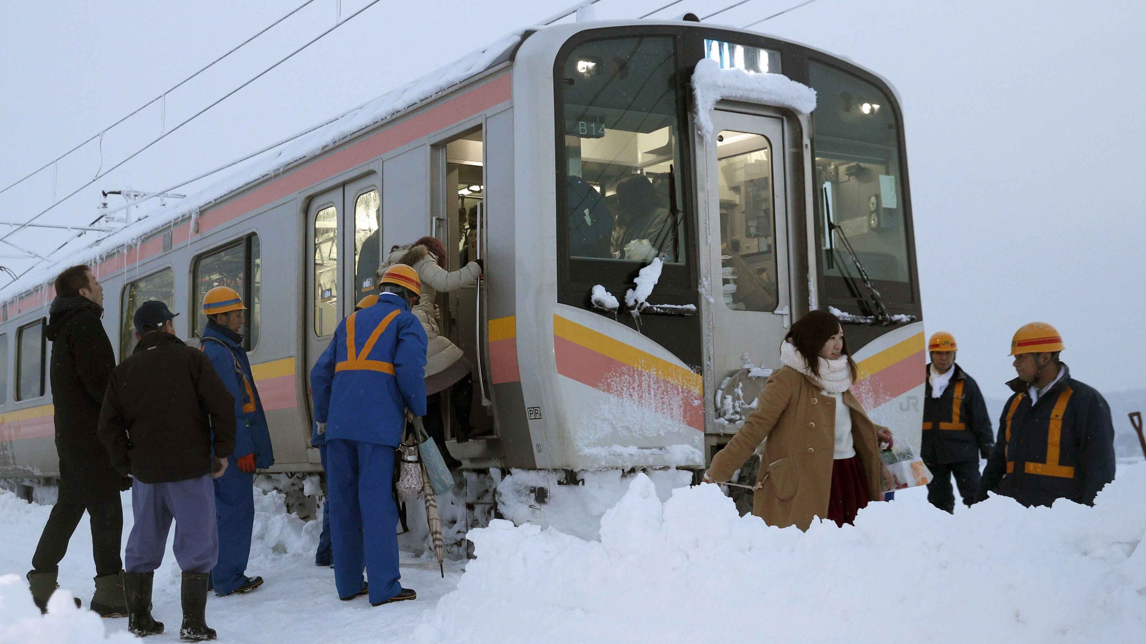 JRの自然災害トラブルは私鉄よりも多いか？ 新幹線も雪に悩む､鉄道各社を