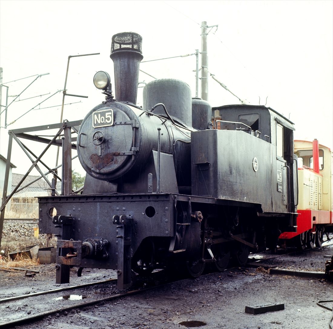 尾小屋鉄道の5号蒸気機関車（撮影：南正時）