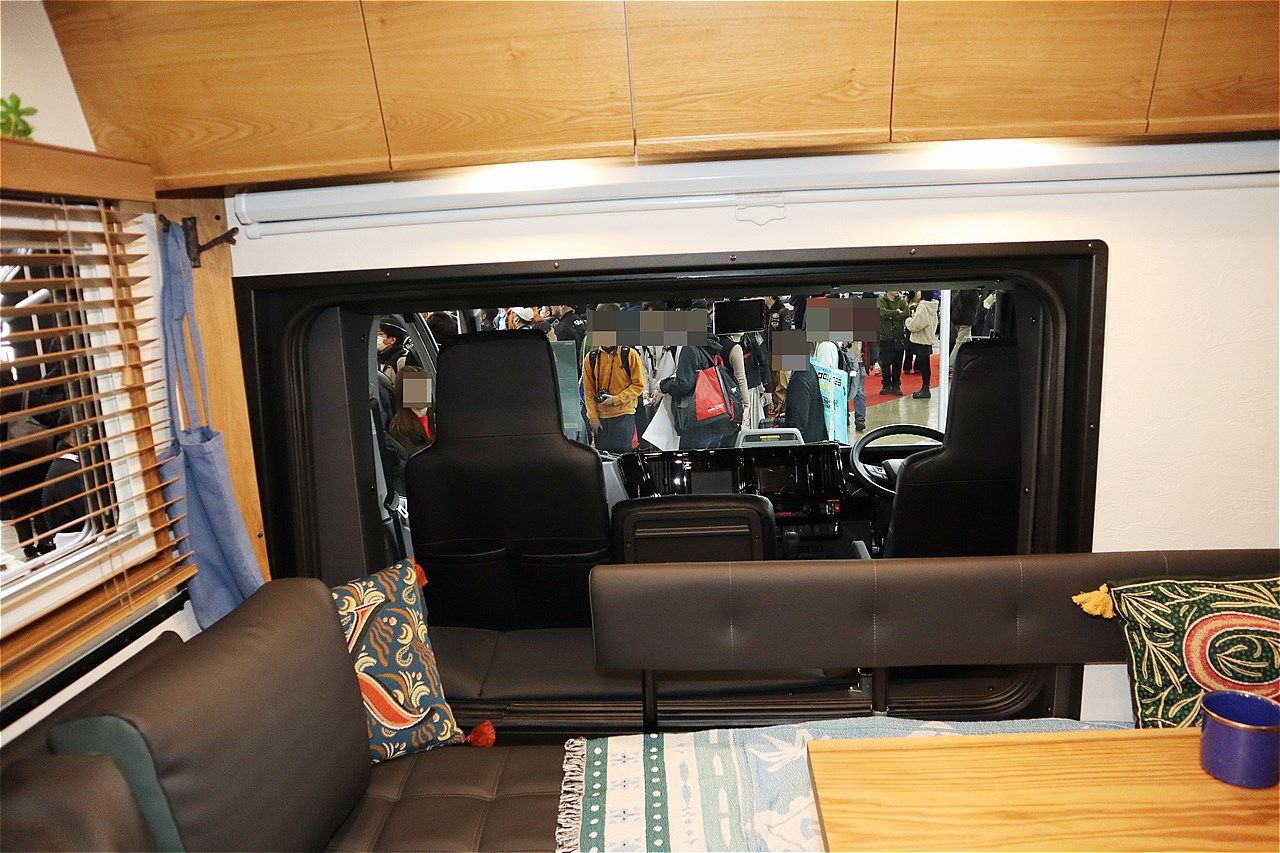 NTBの新作キャンピングカー「ジオローム」（写真：筆者撮影）