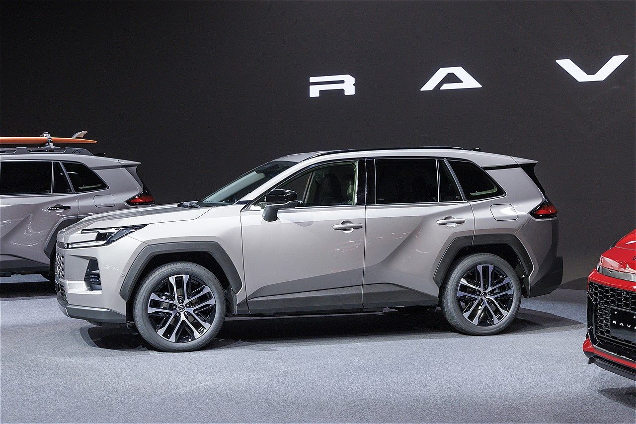 トヨタ新型「RAV4 CORE（プロトタイプ）」（写真：トヨタ自動車）