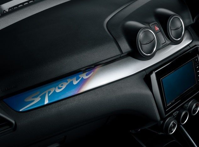 スイフトスポーツの特別仕様車「ZC33S Final Edition」（写真：スズキ）