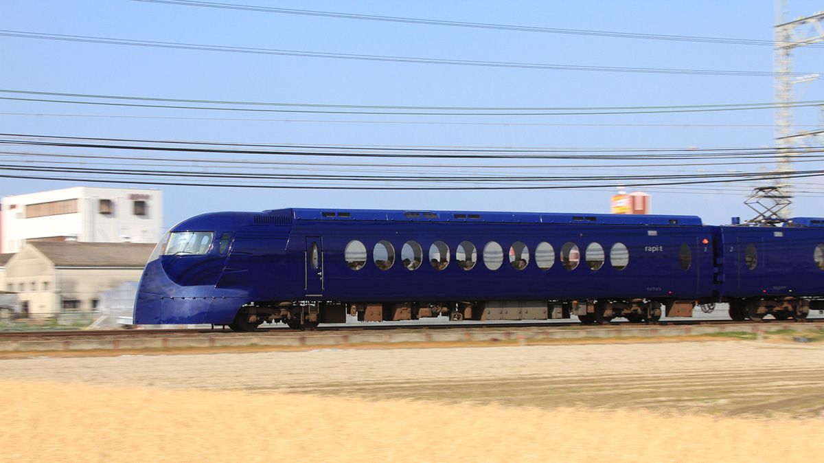南海電気鉄道 特急ラピートの写真