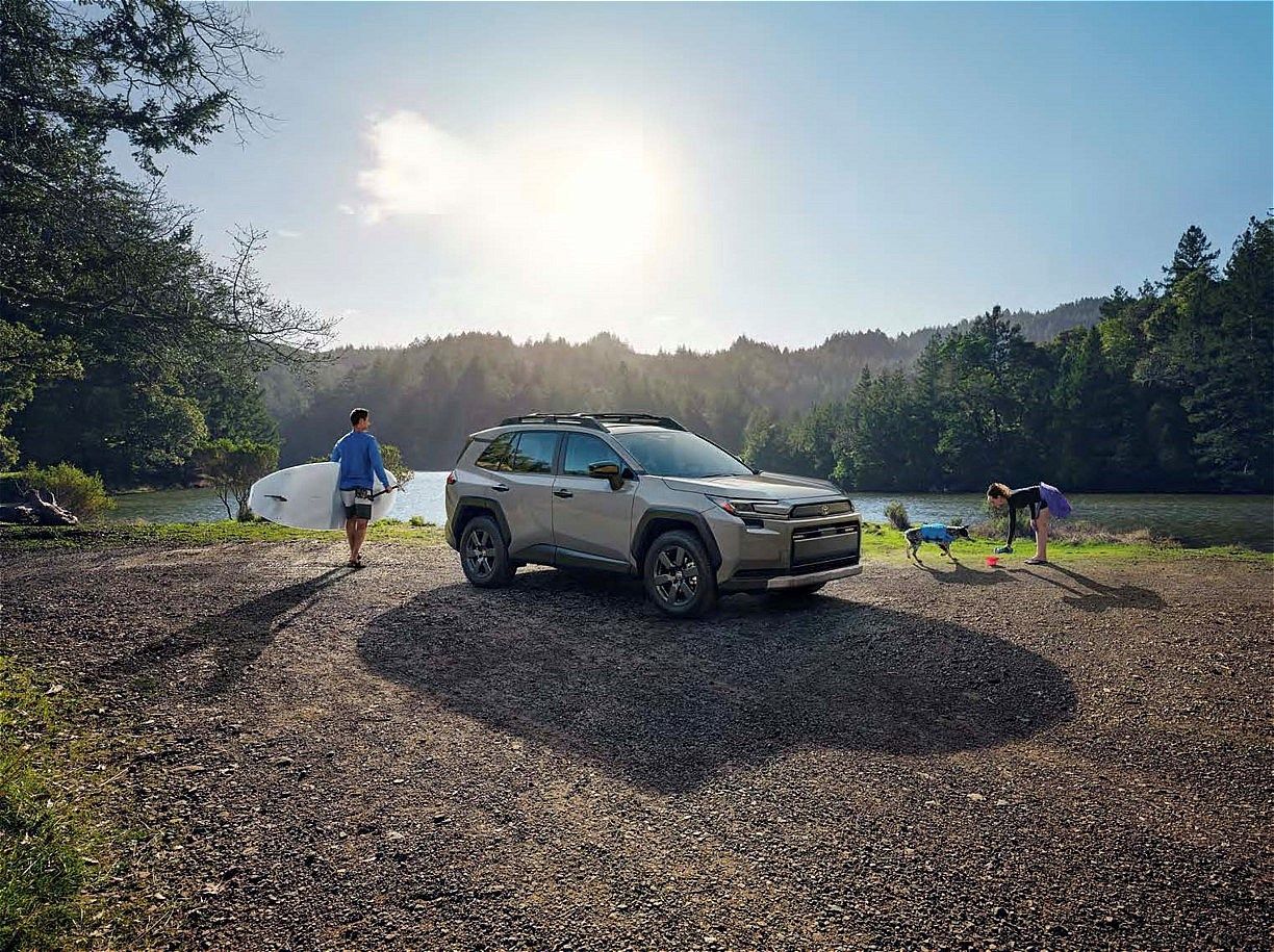 トヨタ新型「RAV4 ADVENTURE（プロトタイプ）」（写真：トヨタ自動車）