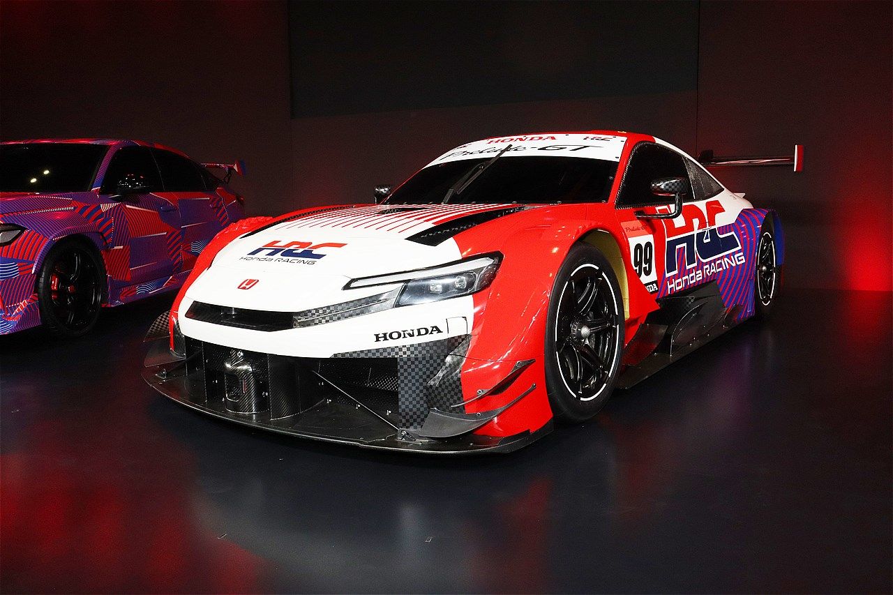 スーパーGT GT500クラスに参戦するレーシングカー「HRCプレリュードGT」（写真：筆者撮影）