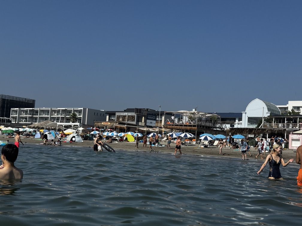 暑い時期には海でたっぷり泳いでから大戸屋でお腹を満たすのもいいかもしれない（編集部撮影）