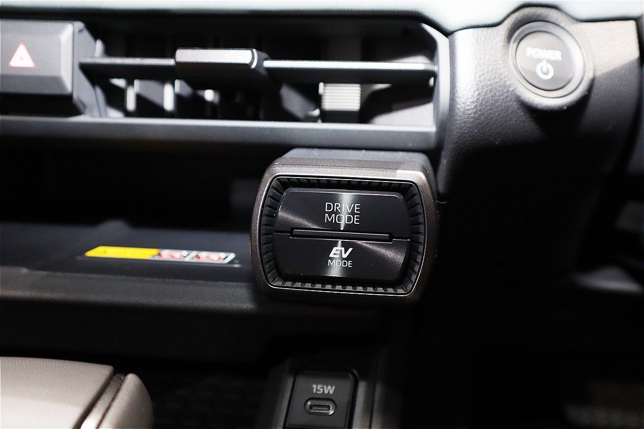 ジャパンモビリティショー2025に展示されたトヨタの新型「RAV4アドベンチャー」（筆者撮影）