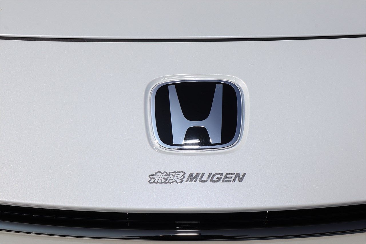 無限のパーツを装着した新型「プレリュード」（筆者撮影）