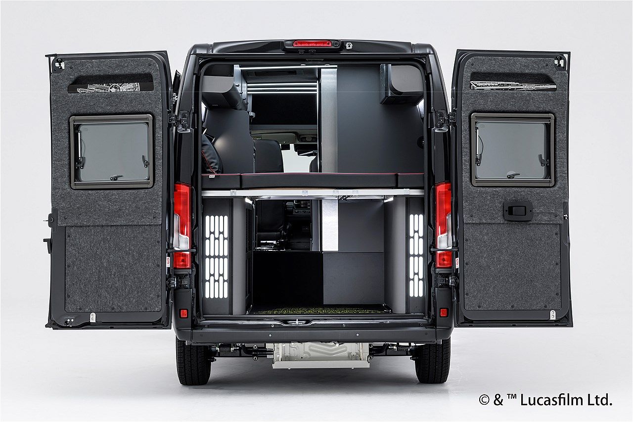 スター・ウォーズの世界観が広がるトイファクトリーのキャンピングカー「ダビンチ6.0＜スター・ウォーズ＞エディション」（写真：トイファクトリー）
