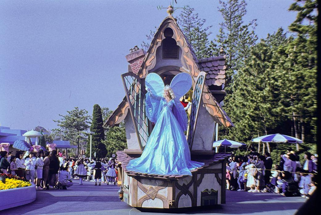 ディズニー５周年記念式典のようす（写真：1988年4月15日、吉野純治撮影）