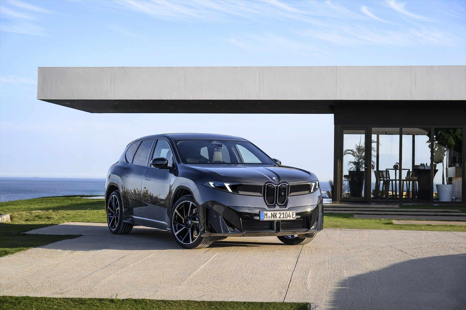 BMW iX3（写真：BMW）