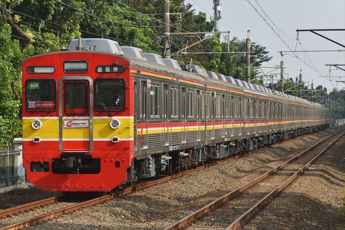 末期まで残った8000系・8500系の4本のうちの1本、8610編成。12両編成に組み替えられ、最後の活躍（筆者撮影）