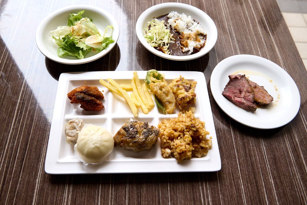 茶一色の布陣が完成（写真：筆者撮影）