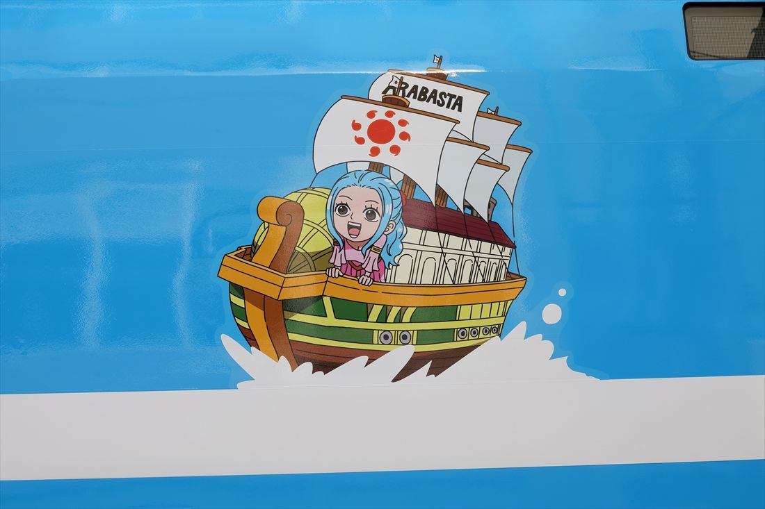 車両のあちこちにキャラクターのラッピングを施している（撮影：尾形文繁）