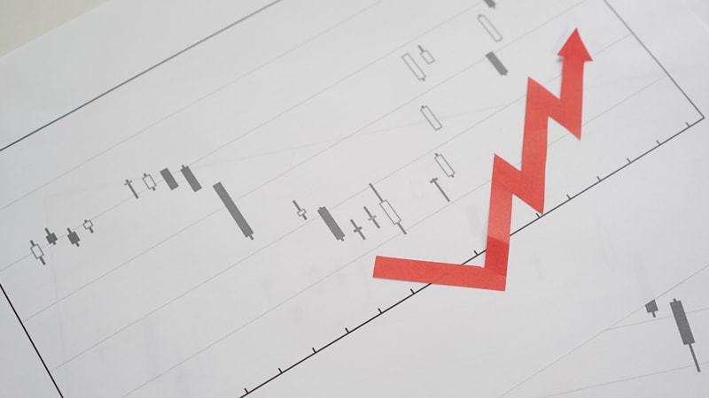 株価 上方 修正 株価 上方 修正