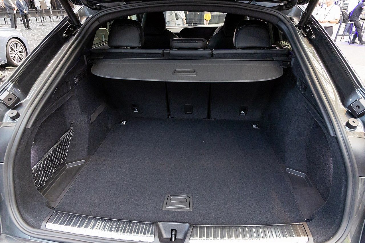 アウディの新型「Q5/Q5スポーツバック」（写真：三木 宏章）