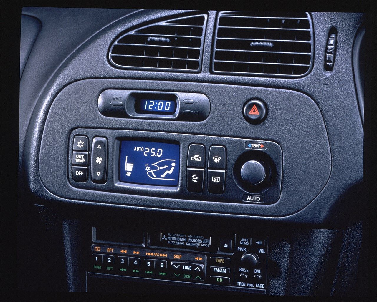 三菱「ランサーエボリューションⅣ」（写真：三菱自動車）