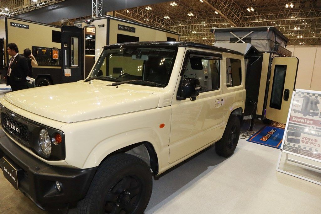 ダイレクトカーズの小型キャンピングトレーラー「ノマドア」（写真：筆者撮影）