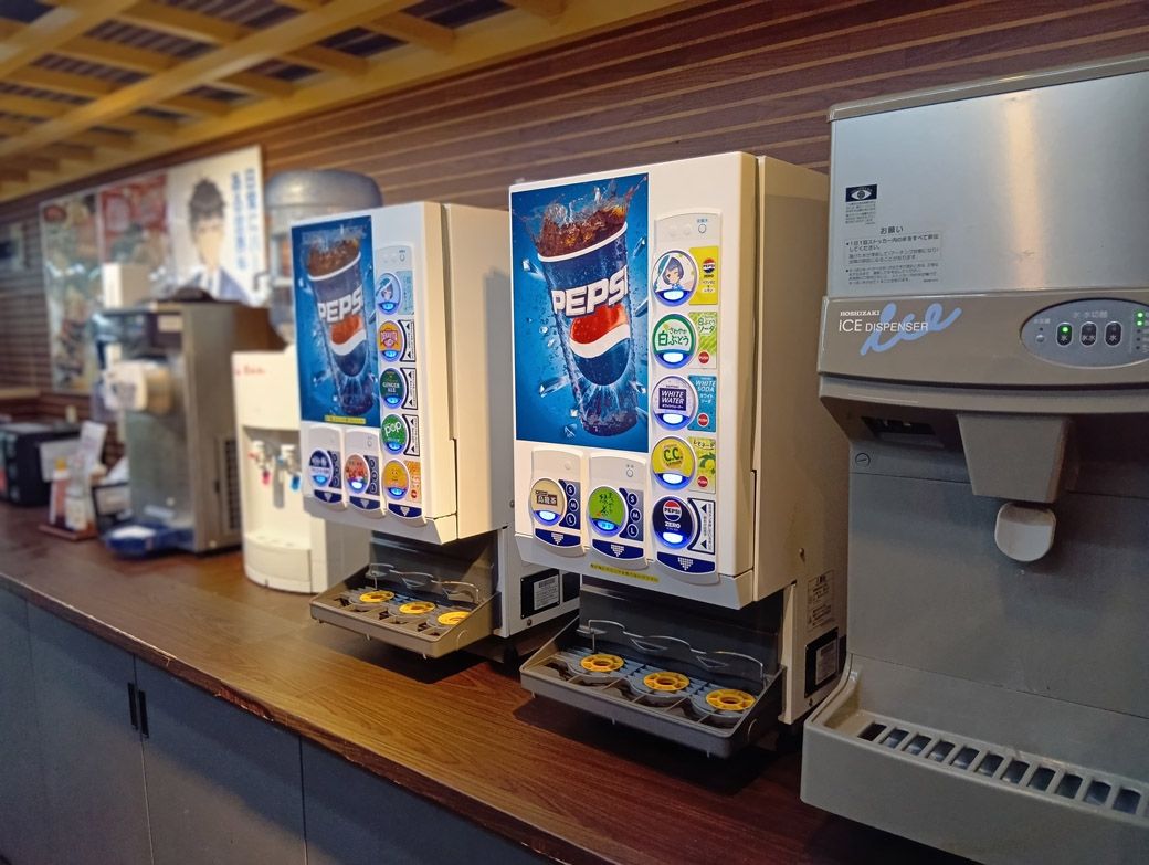 ドリンクバー（筆者撮影）