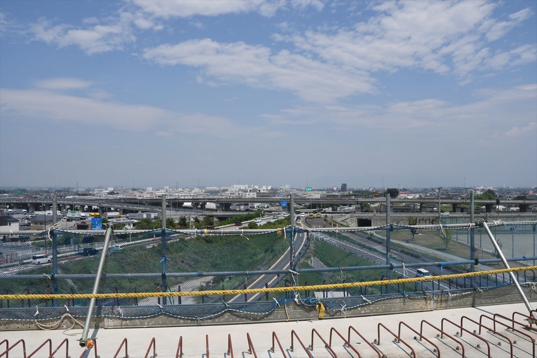 リニア中央新幹線常永川橋梁。最上部からの眺望（記者撮影）