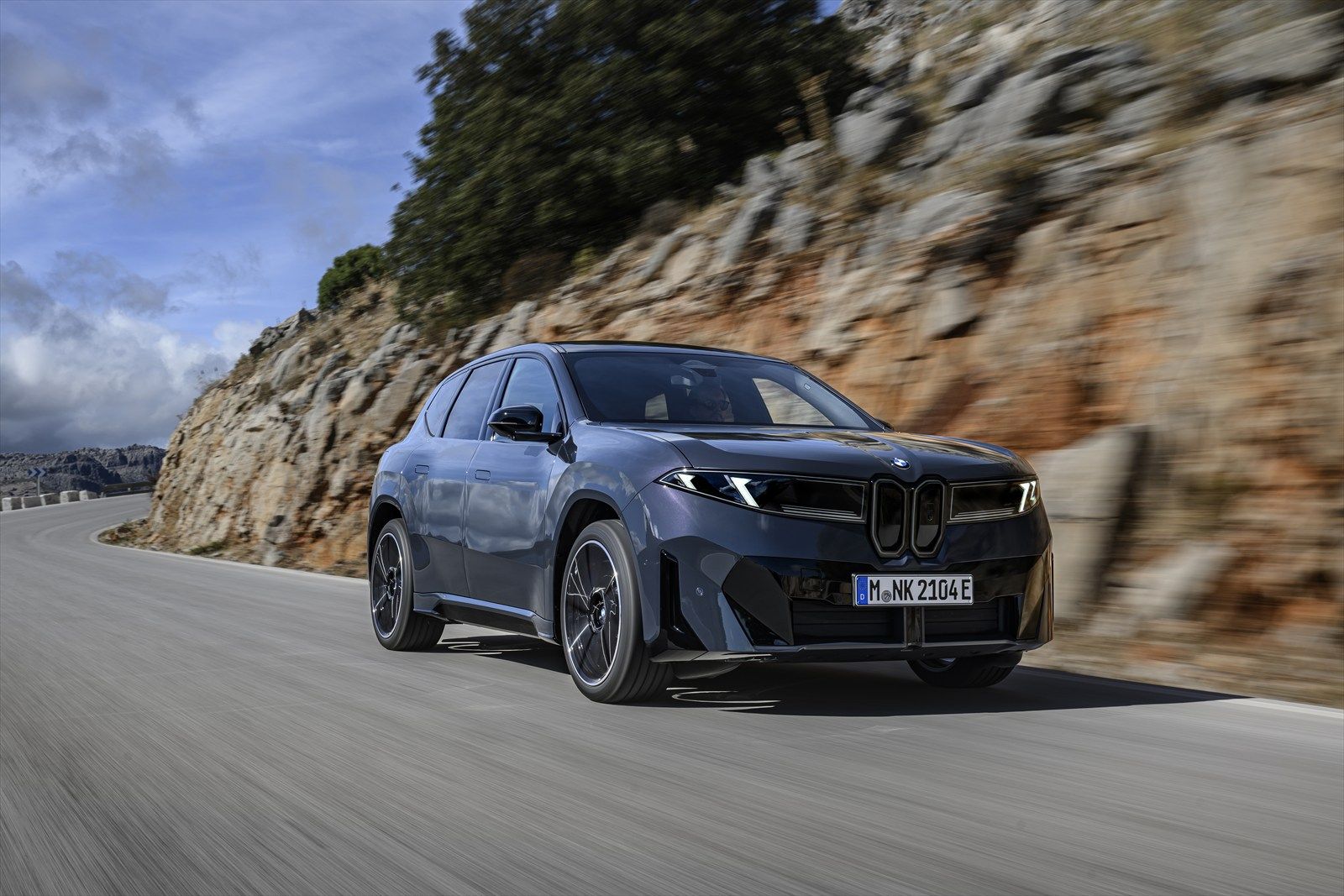 BMW iX3（写真：BMW）