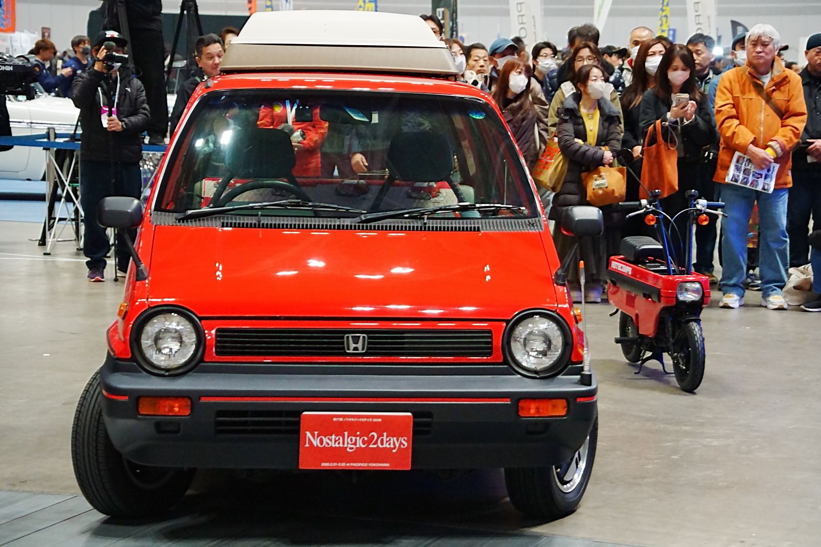 1982年式ホンダ「シティR」とオーナーの“Saka”さん（写真：筆者撮影）