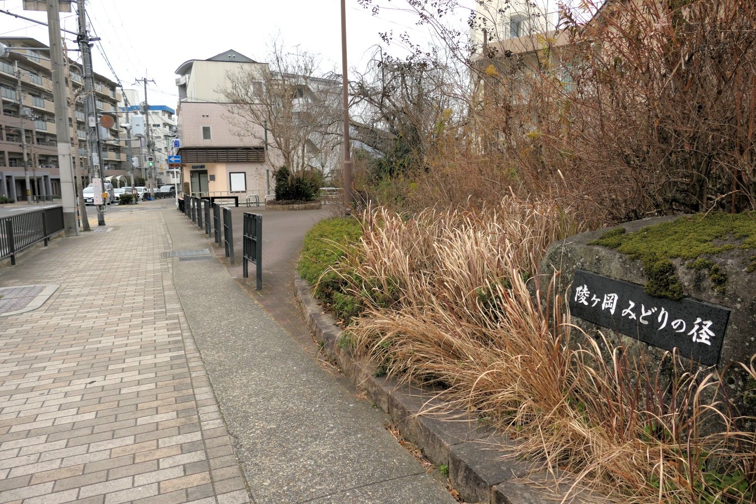 この付近で地上の京津線は三条通から南（右）へ分かれていた（記者撮影）