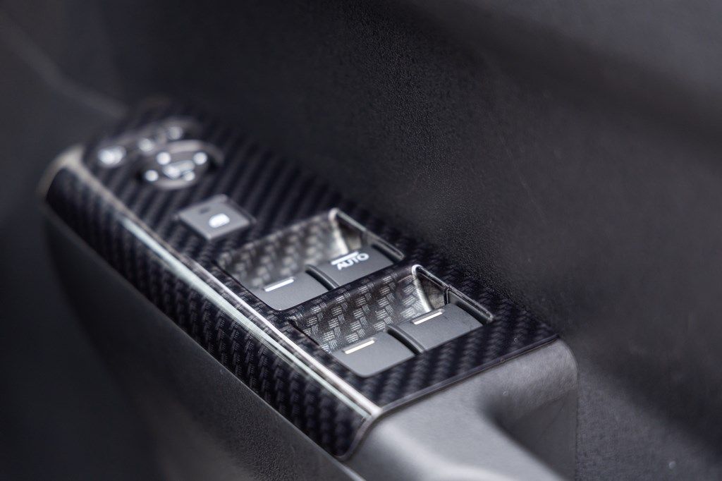 ホンダアクセスの純正アクセサリーを装着したホンダ「Super-ONE」（写真：三木 宏章）