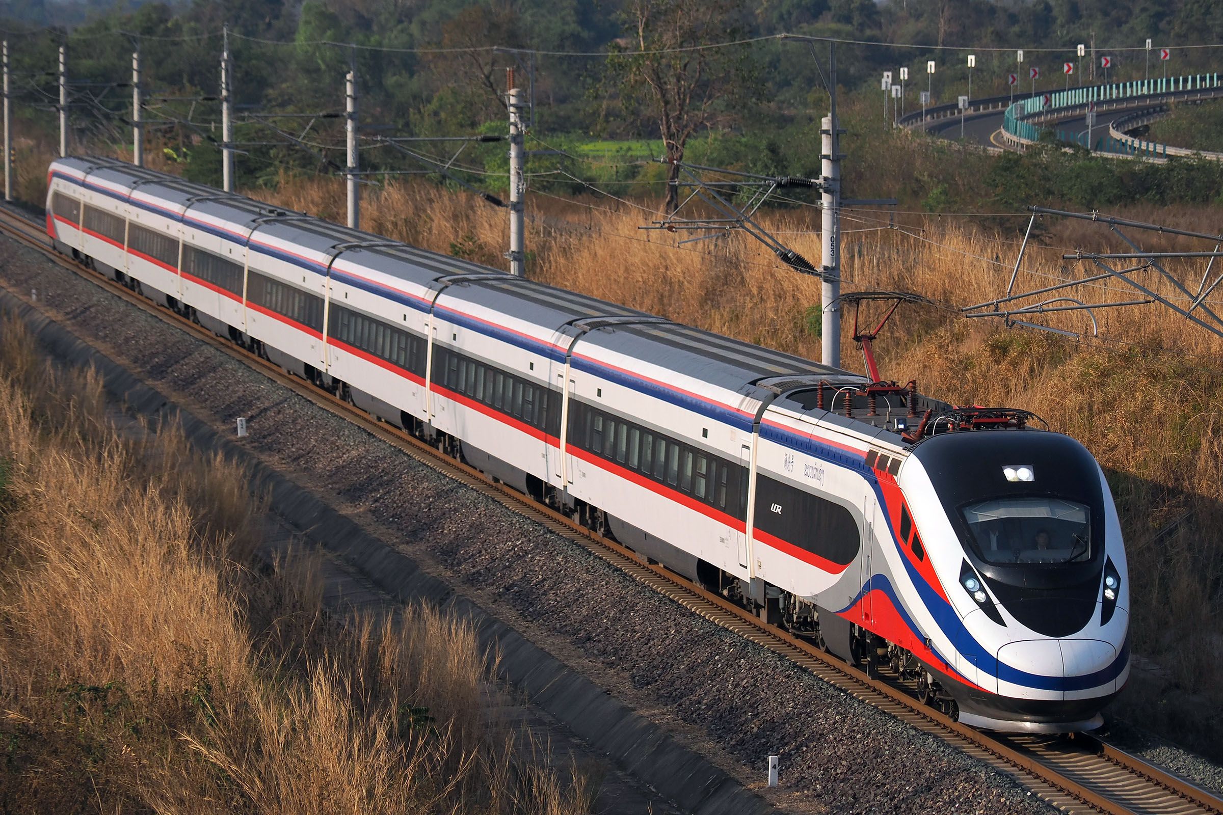 ラオス中国鉄道　CR200J形