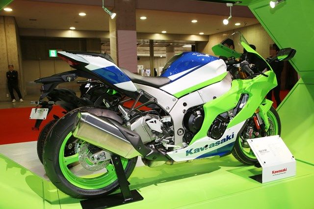 カワサキモータースの「Ninja ZX-10R 40th Anniversary Edition」（筆者撮影）