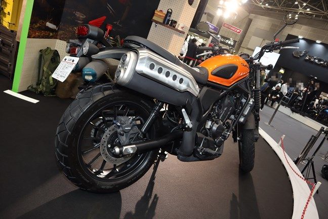 ホンダの新型CL250（筆者撮影）