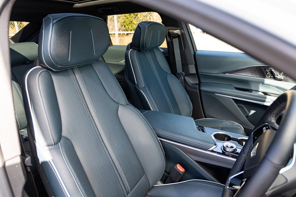 キャデラック「リリック スポーツ」（写真：三木 宏章）