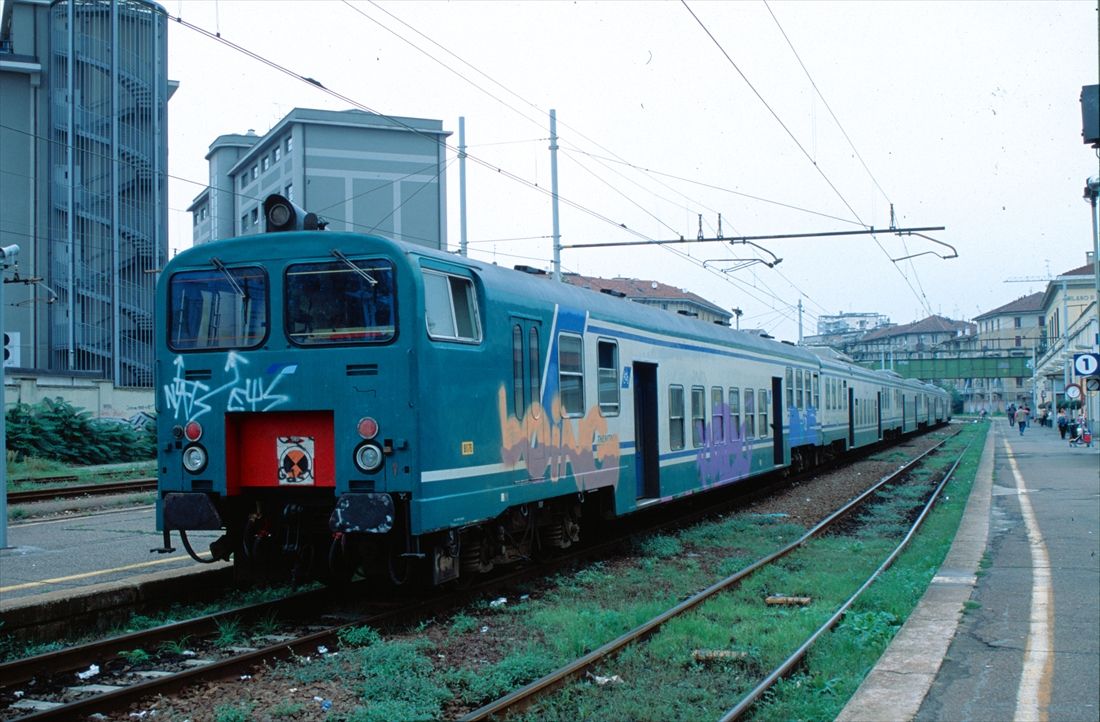 1964年に発注された最初期型のPR型。写真は貫通路を閉鎖して運転室の居住性と視認性を改善した更新車（撮影：橋爪智之）