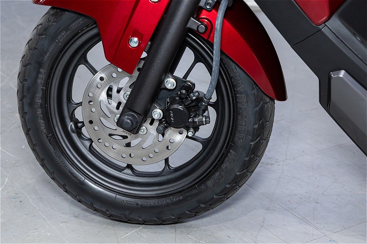 原付一種のホンダ新型電動スクーター｢アイコンe:｣（写真：三木 宏章）