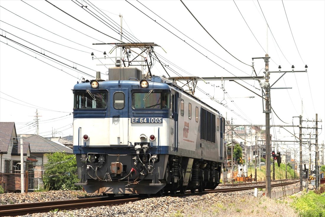 東北本線の東大宮―蓮田間を走るEF64形1000番台の単機回送（撮影：南正時）