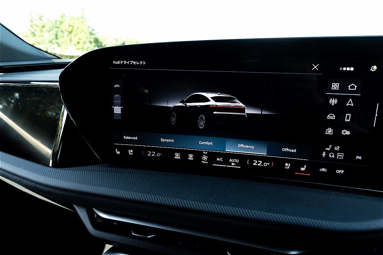 アウディの新型「SQ5スポーツバック」（写真：三木 宏章）