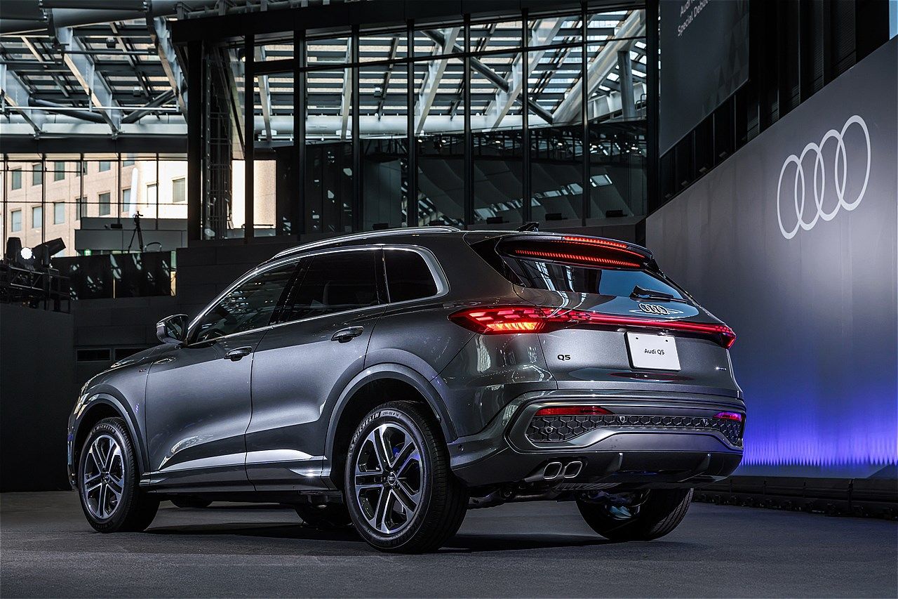 アウディの新型「Q5/Q5スポーツバック」（写真：アウディ ジャパン）