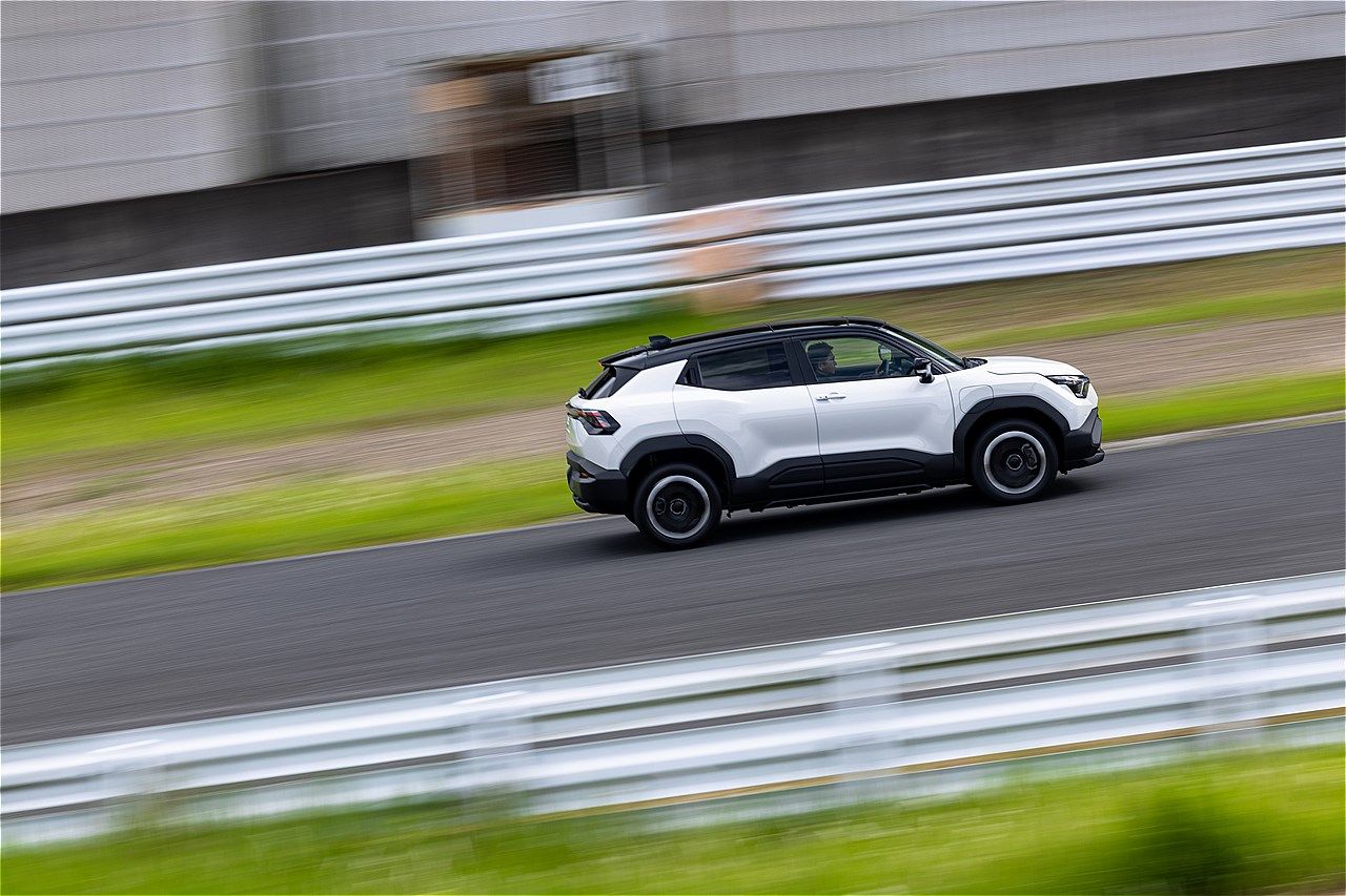 スズキの新型「eビターラ プロトタイプ」（写真：三木 宏章）