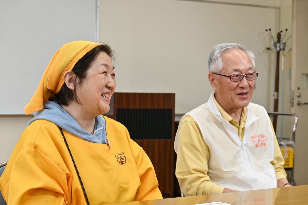 多世代地域交流食堂みらころの代表、髙木幸氏と、みらころに食材を提供している、フードバンク浜っ子南の副代表理事、後藤賢二氏（撮影：大澤誠）