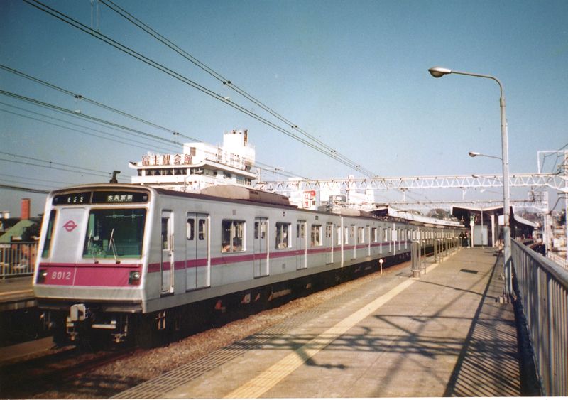 半蔵門線8000系（営団地下鉄）（筆者撮影）