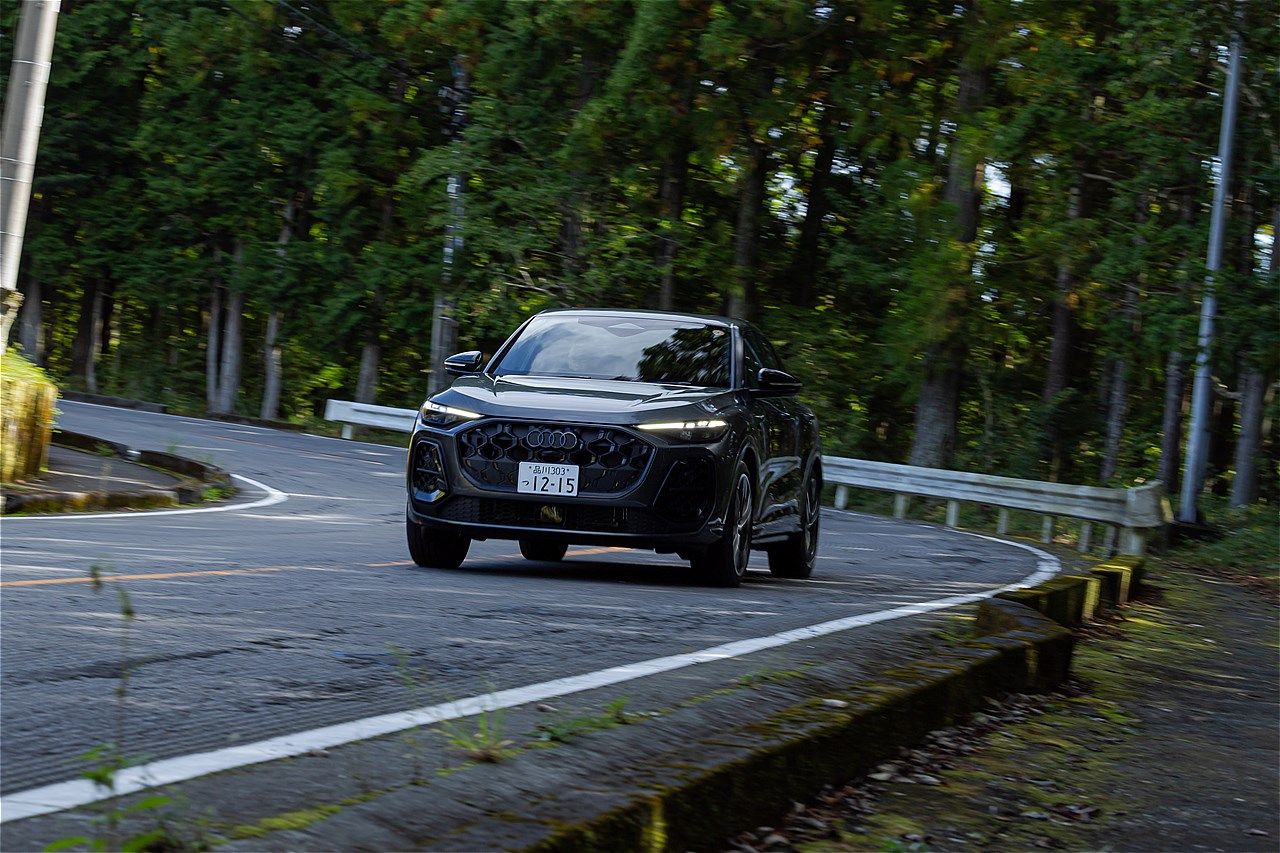 アウディの新型「SQ5スポーツバック」（写真：三木 宏章）