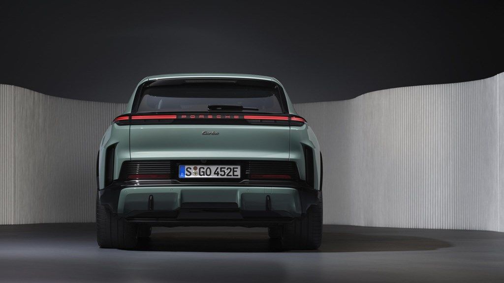ポルシェの新型EV「カイエン・ターボ・エレクトリック」（写真：Porsche AG）