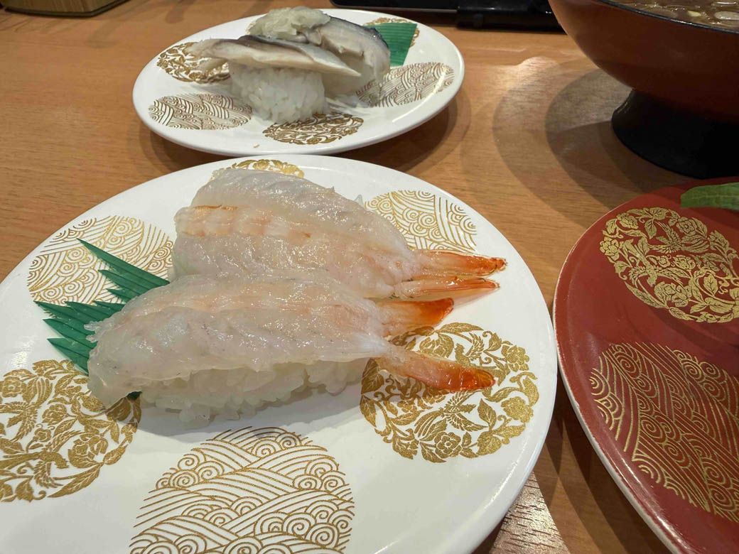 「京寿司」は鮮度のいいお寿司がお手頃価格で楽しめるので、地元民からも人気が高い（写真：筆者撮影）