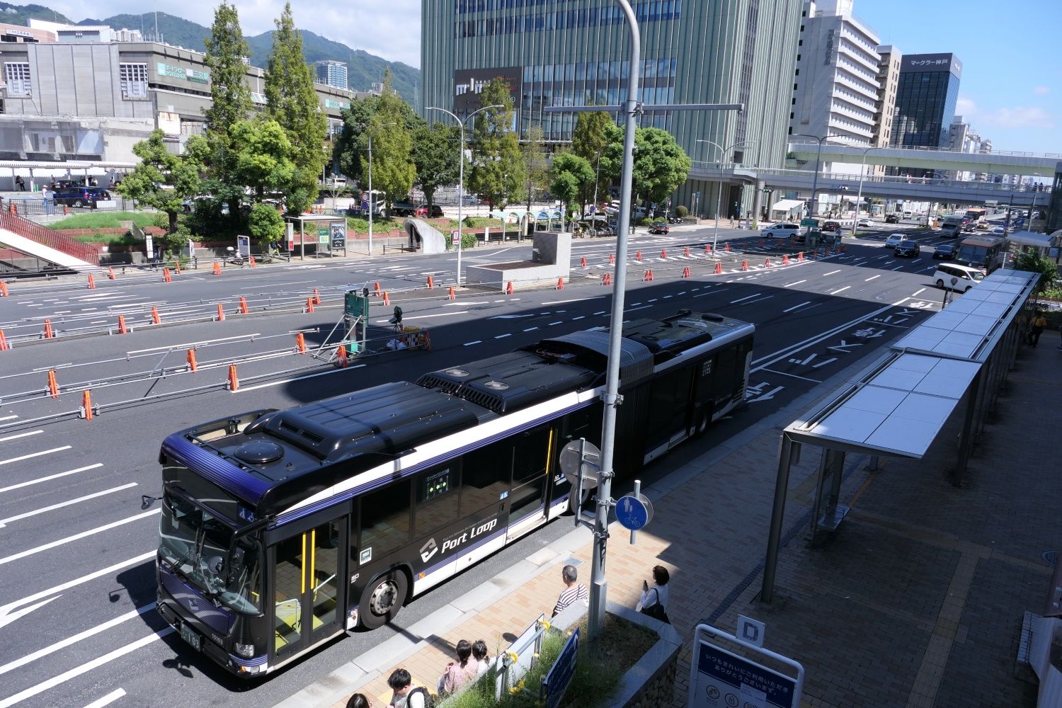 三宮駅前のポートループ