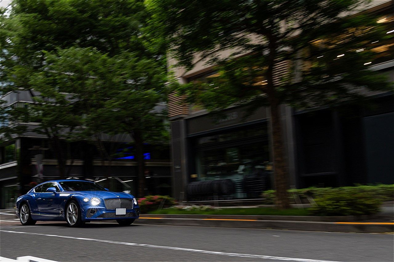 ベントレーの3代目「コンチネンタルGT」(写真:三木 宏章)