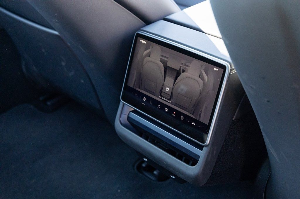 テスラ「Model 3」（写真：三木 宏章）