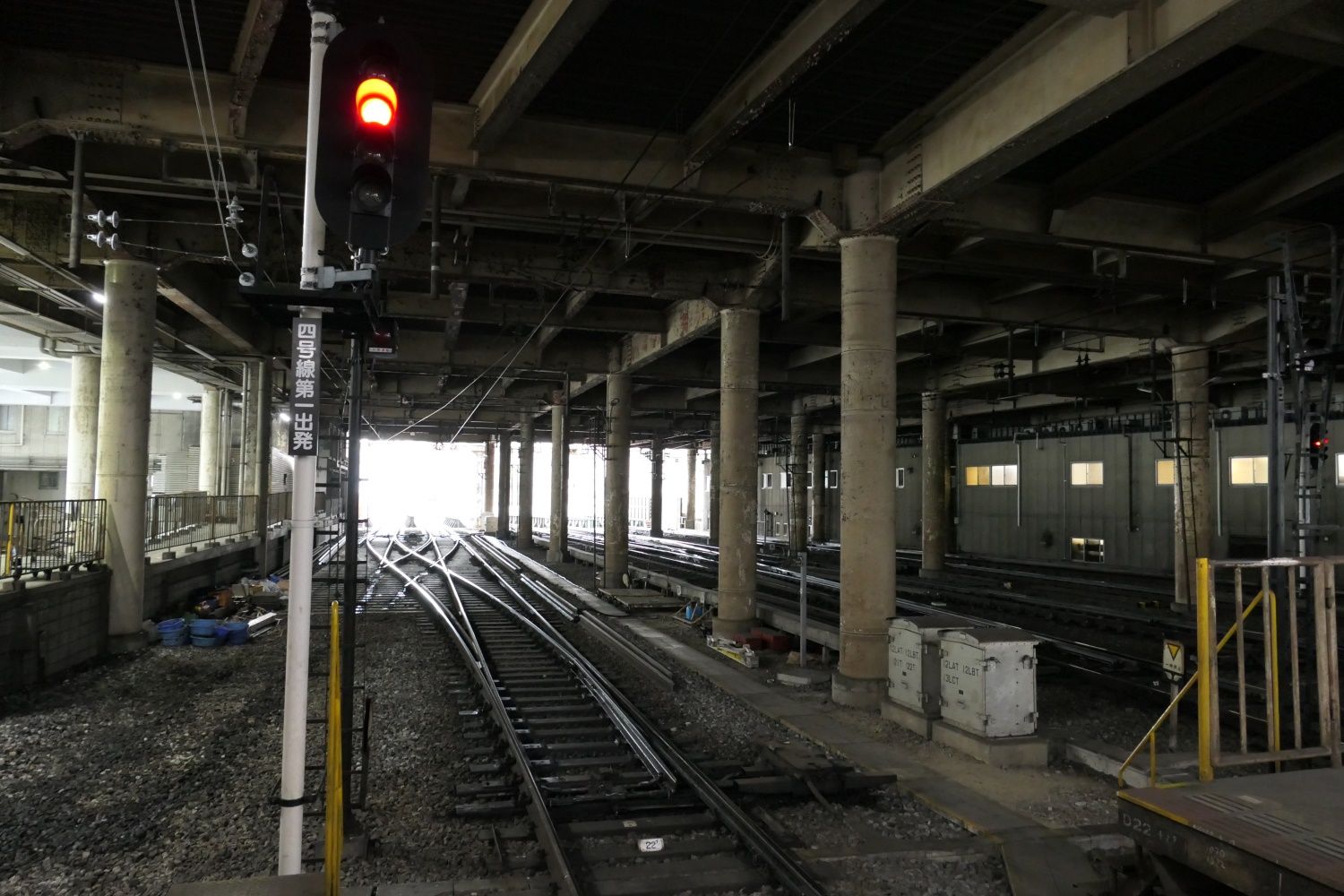 大阪上本町駅　地上ホーム