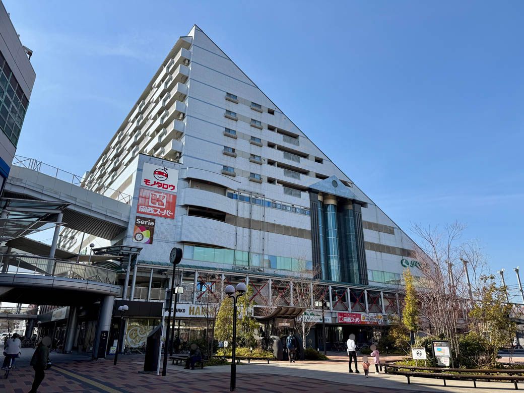 兵庫県尼崎市の出屋敷駅前にある「出屋敷リベル」（筆者撮影）