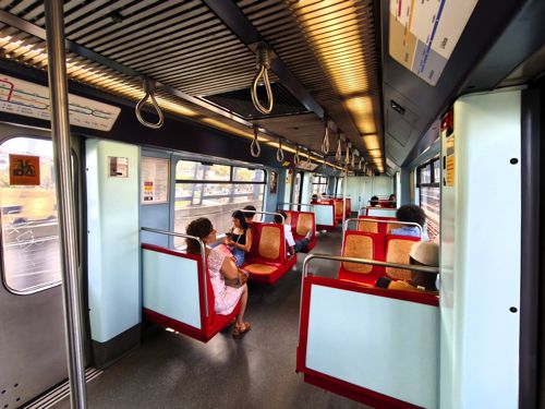 リスボンのメトロ車内（筆者撮影）