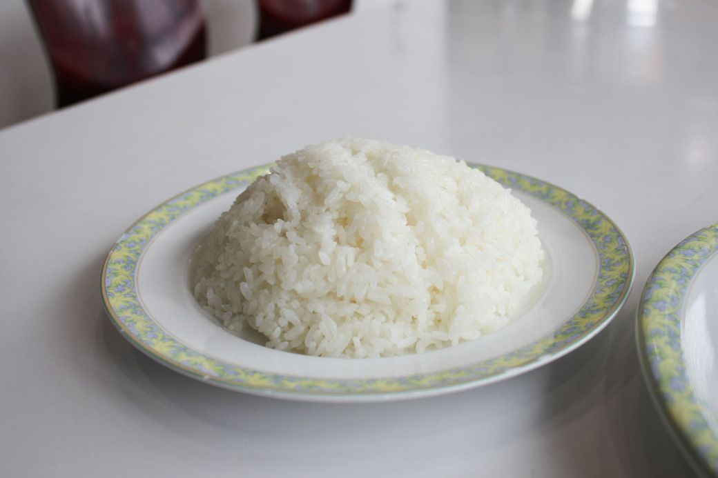 チキン南蛮とのラリーを存分に楽しめる量​​（筆者撮影）​ 